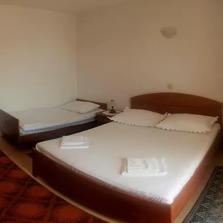 Mesec Apartament