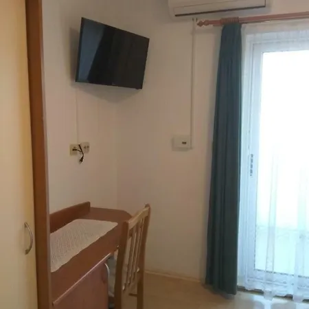 Apartament Mesec *
