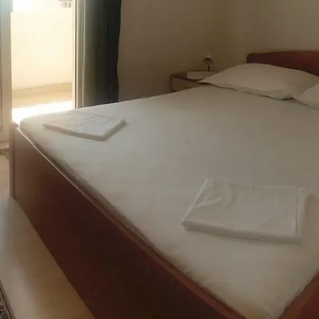 Apartament Mesec *