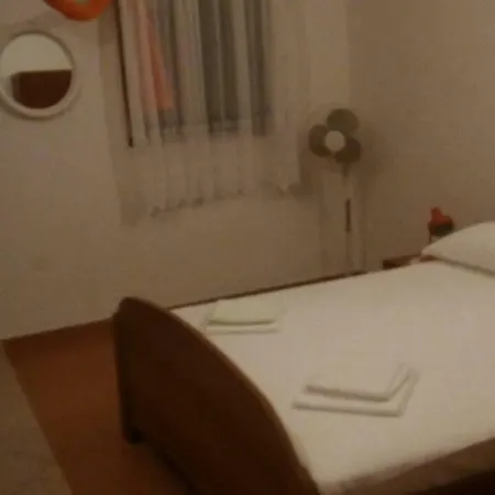 Apartament Mesec