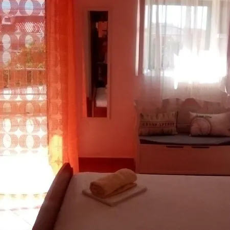 Apartament Mesec