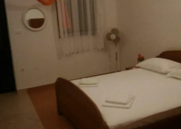 Apartament Mesec