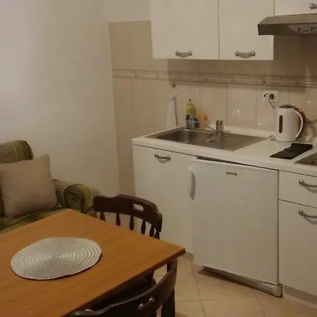 Mesec Apartman *