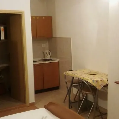 Mesec Apartmán