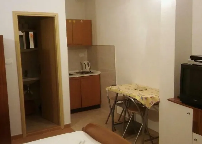 Mesec Apartman